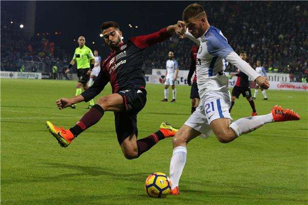 جانب من لقاء سابق بين الفريقين