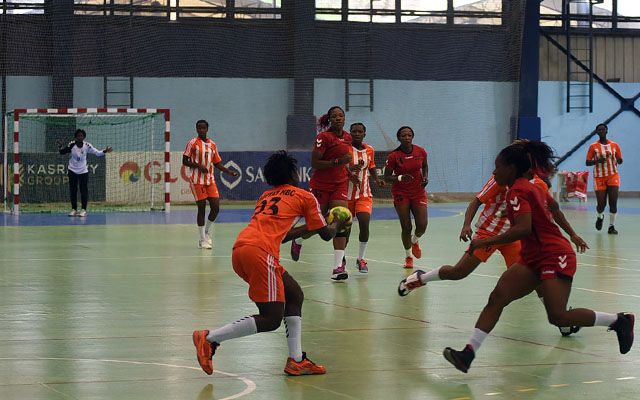 جانب من مباراة فاب الكاميروني وهابيتات الايفواري 