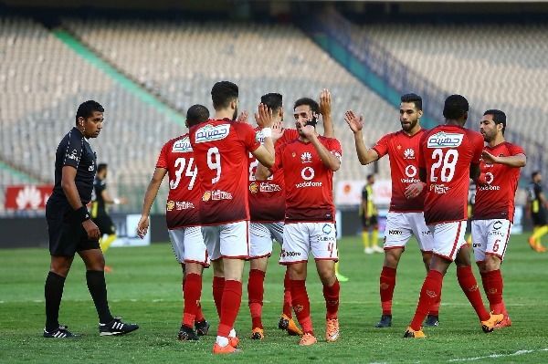 لاعبو الأهلي