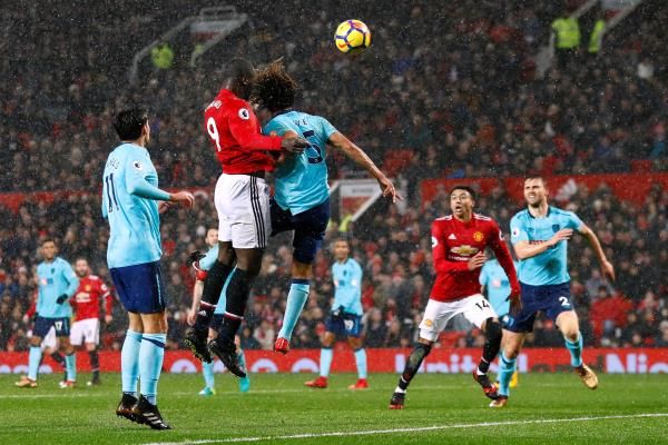 2017-12-13t202844z_213531103_rc1a460ca800_rtrmadp_3_soccer-england-mun-bou_reuters