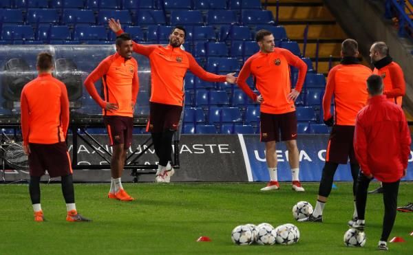 فيرمايلين مع لاعبي برشلونة