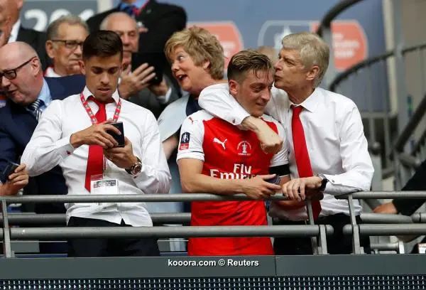 ?i=reuters%2f2017-05-27%2f2017-05-27t190946z_683939414_rc16a2bee2a0_rtrmadp_3_soccer-england-ars-che-final_reuters