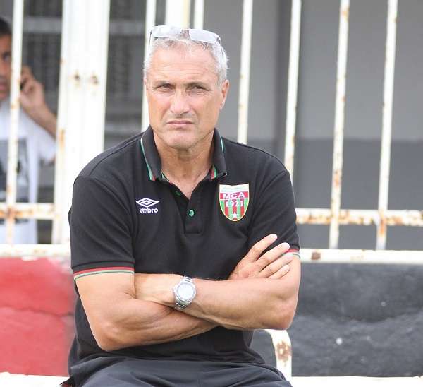 برنارد كازوني