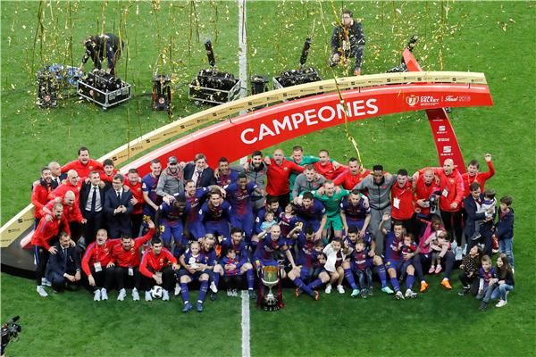 جانب من التتويج