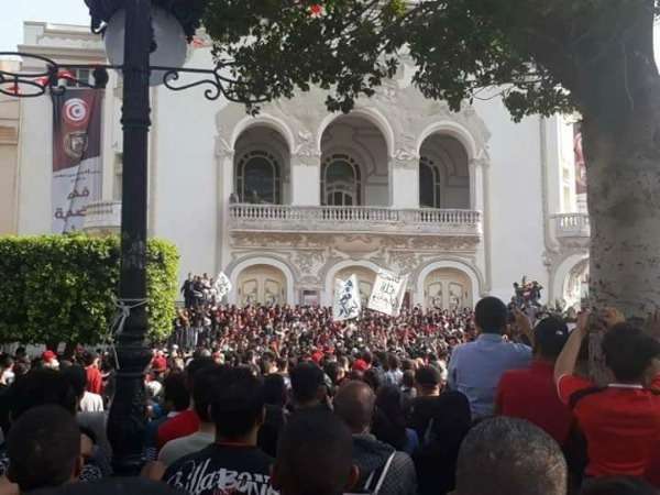 من الوقفة الاحتجاجية 