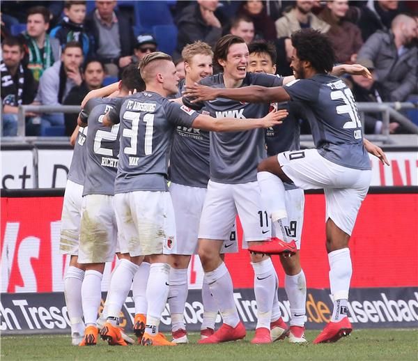 لاعبو أوجسبورج