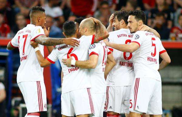 مارتينيز بين لاعبي البايرن