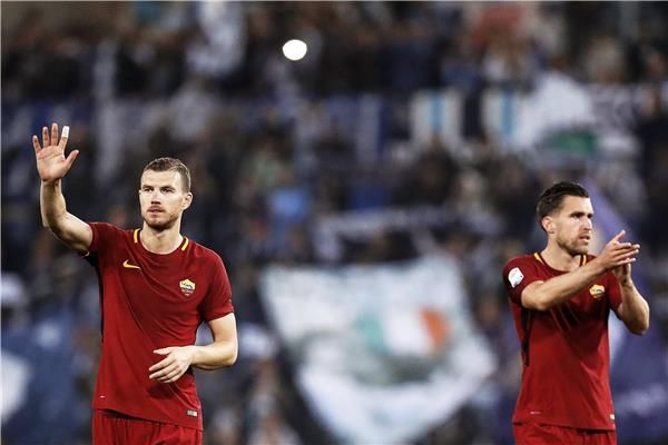 ستروتمان ( على اليمين)