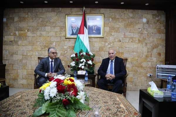 الشيخ سلمان مع الرجوب