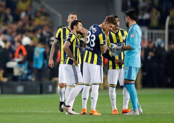 لاعبو فناربخشة 