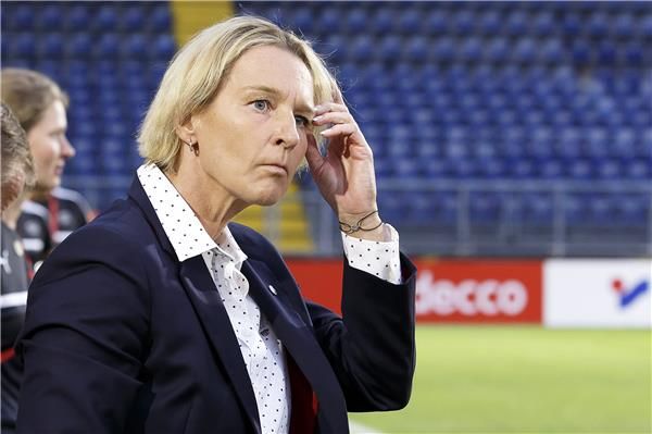  مارتينا فوس تيكلنبورج 