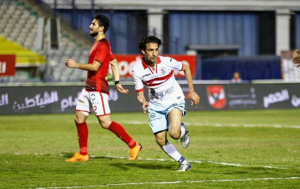 أيمن حفني يحتفل بهدفه في الأهلي