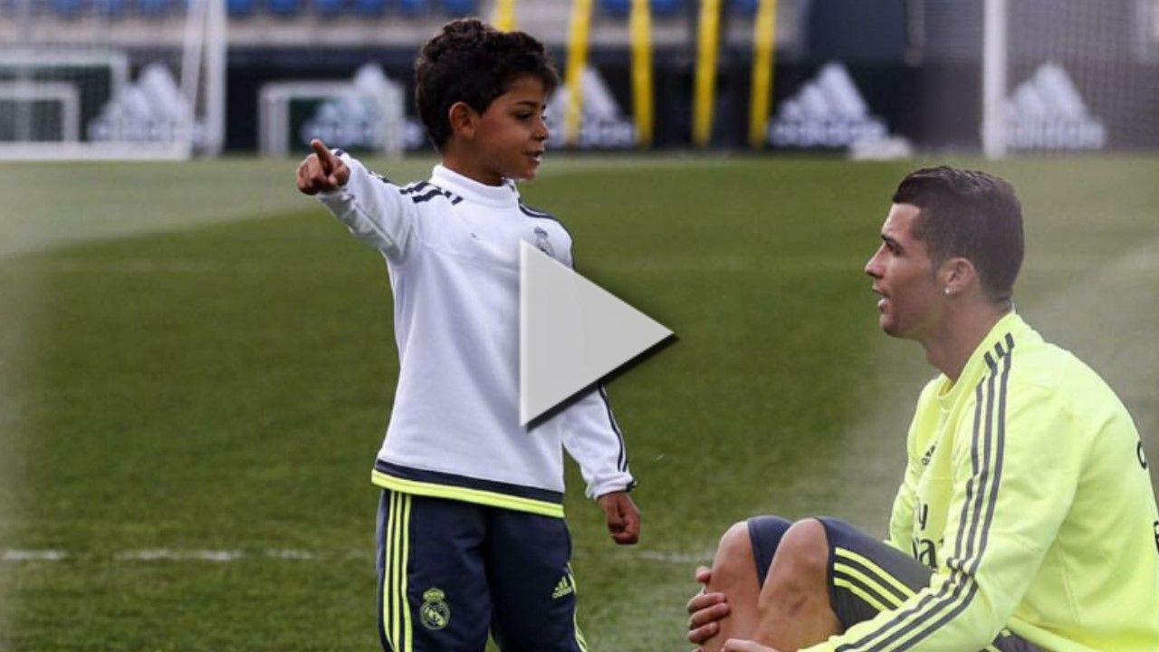 كريستيانو رونالدو برفقة نجله