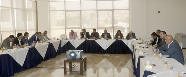 من الاجتماع