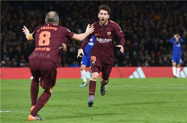 ميسي وإنييستا