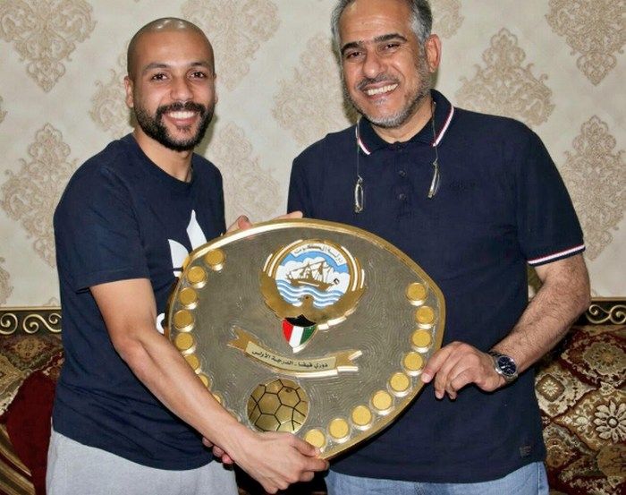 الزنكي مدرب الشباب مع درع الدوري