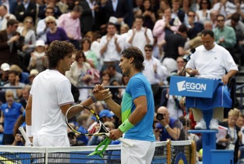 2010-06-11t153056z_01_slp113_rtridsp_3_tennis-men-queens_reuters