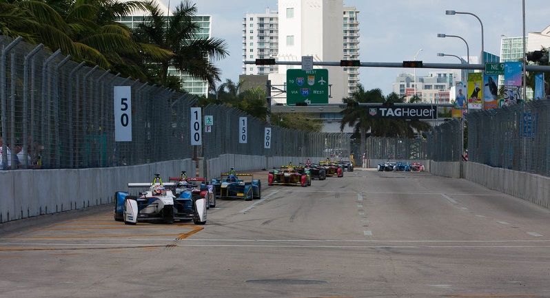 جانب من السباق