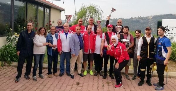 منتخب الأردن للرماية خلال معسكر لبنان