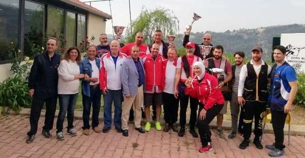 منتخب الأردن للرماية خلال معسكر لبنان