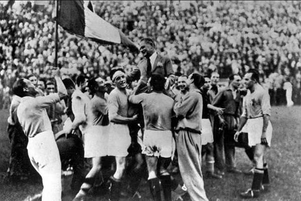 فرحة منتخب إيطاليا باللقب