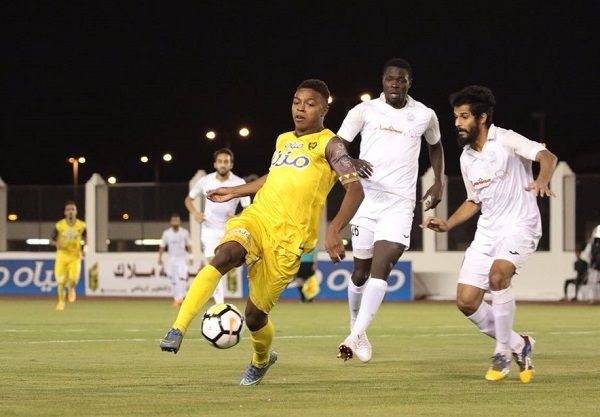 من لقاء الذهاب بين الفريقين