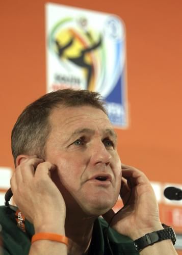 2010-06-12t151141z_01_cai510_rtridsp_3_soccer-world_reuters