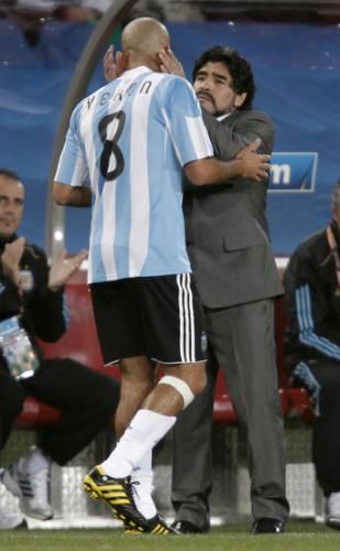 2010-06-12t153925z_01_wcp198_rtridsp_3_soccer-world_reuters