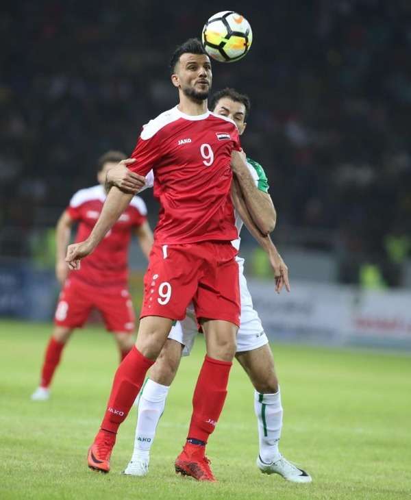 عمر السومة بقميص منتخب سوريا