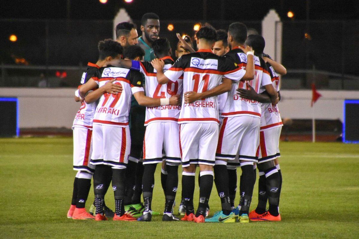 لاعبو الرائد 