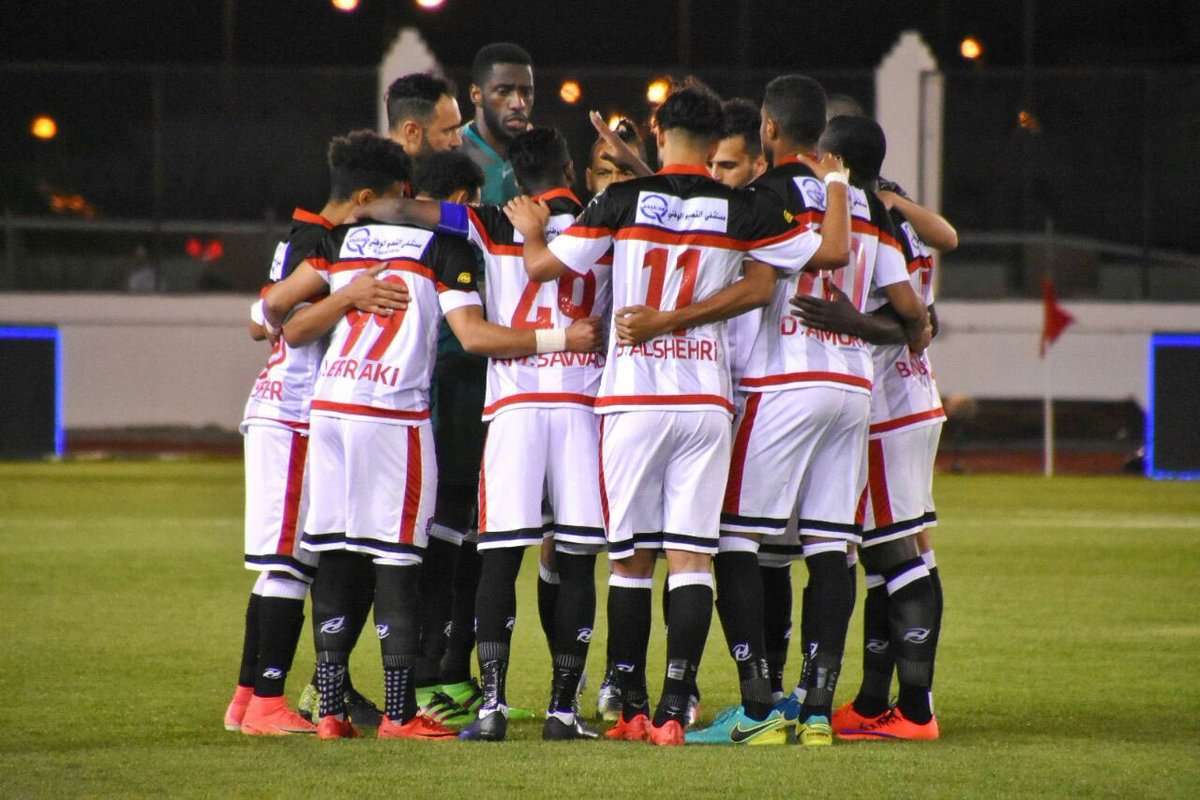 لاعبو الرائد 