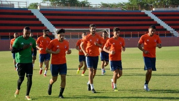 جانب من تدريبات النجم الساحلي