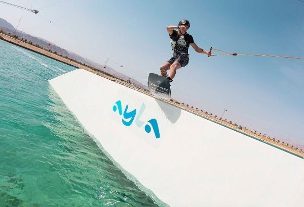 من إحدى مسابقات التزلج على الماء