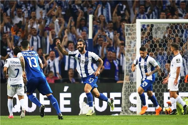 جانب من مباراة بورتو وفييرينسي