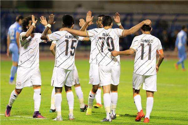 لاعبو الشباب