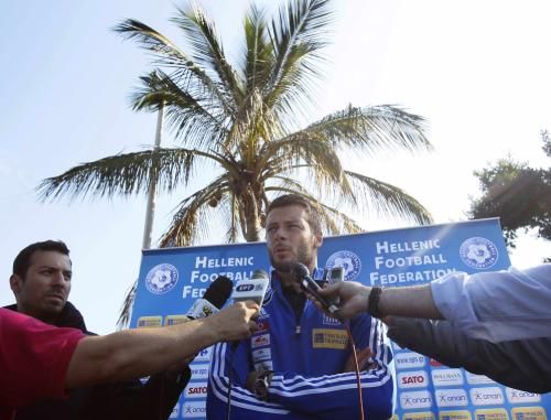 2010-06-13t124107z_01_yh07_rtridsp_3_soccer-world_reuters