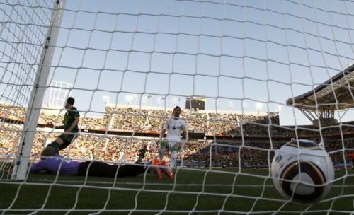 2010-06-13t134612z_01_wca153_rtridsp_3_soccer-world_reuters