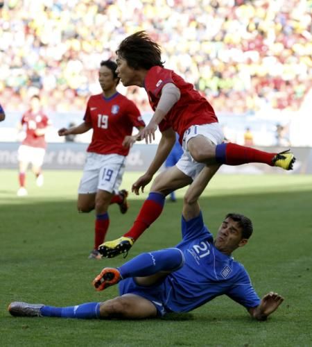 من مباراة كوريا الجنوبية واليونان 