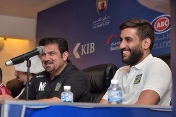 محمد إبراهيم (يسار)