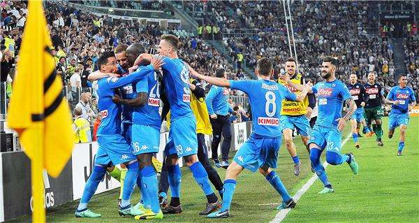 لاعبو نابولي