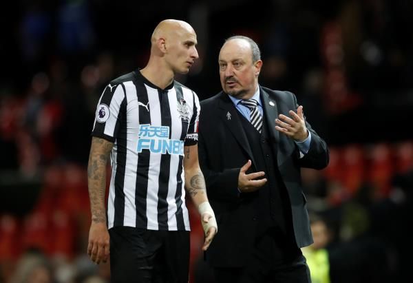 بينيتيز وجونجو شيلفي