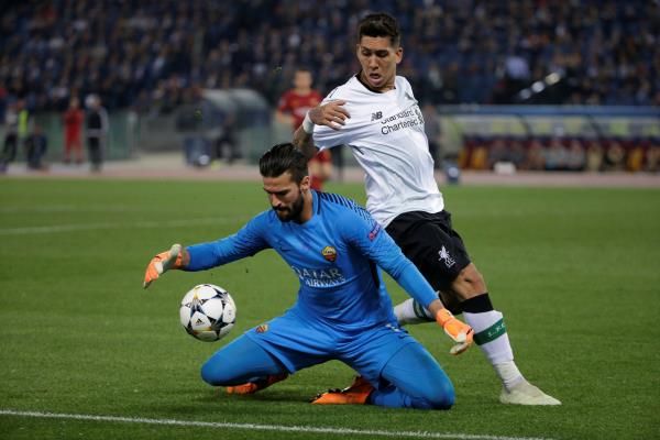 أليسون بيكر