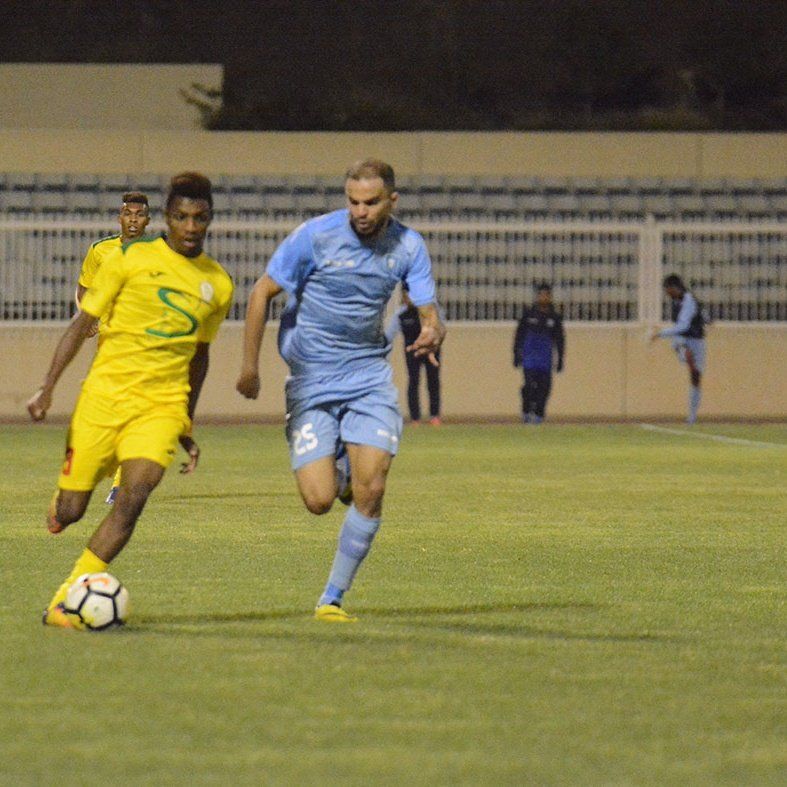 من اللقاء الأول بين الفريقين