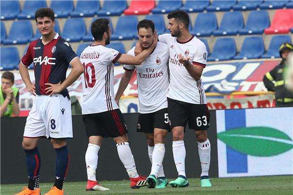 بونافينتورا مع لاعبي ميلان