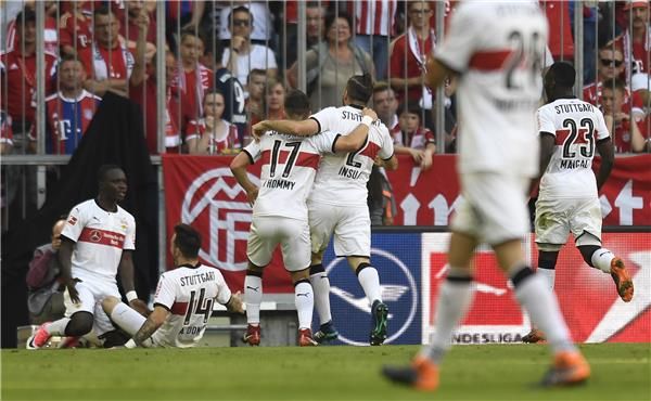 لاعبو شتوتجارت