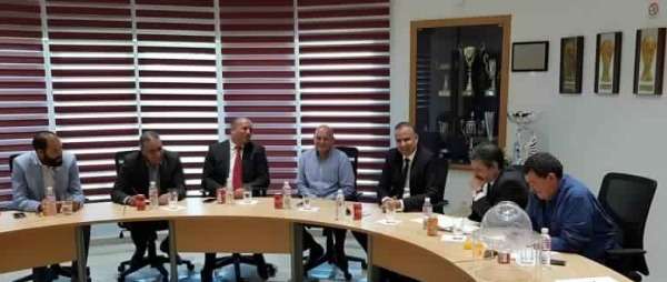 من الاجتماع