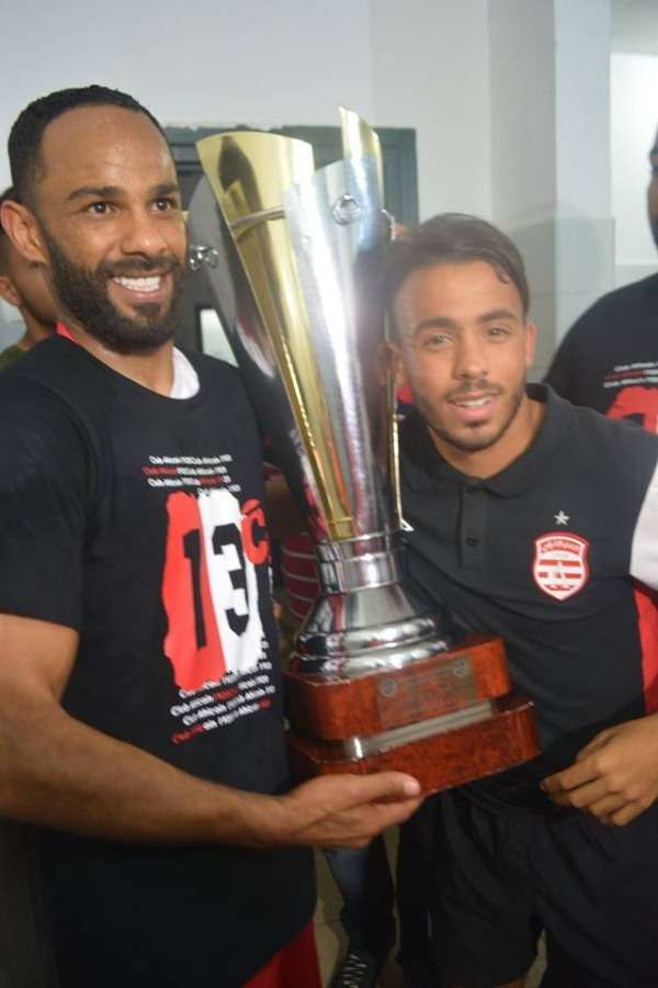  صابر خليفة احتفل يوم الاحد بالكاس وتغيب عن رحلة جدة