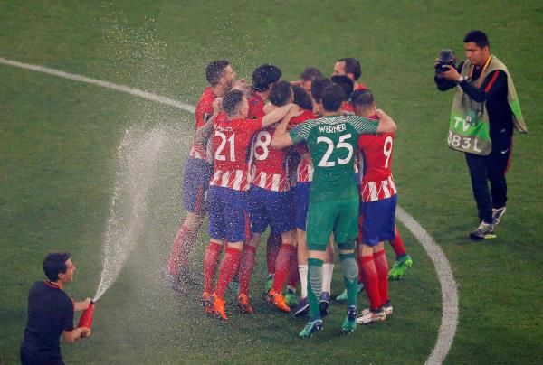 فرحة لاعبي أتلتيكو مدريد