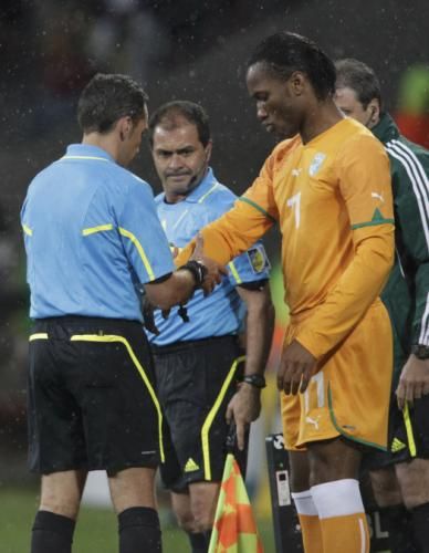 2010-06-15t153042z_01_wcc621_rtridsp_3_soccer-world_reuters