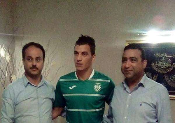 القلعي بزي الملعب القابسي بعد توقيع العقد